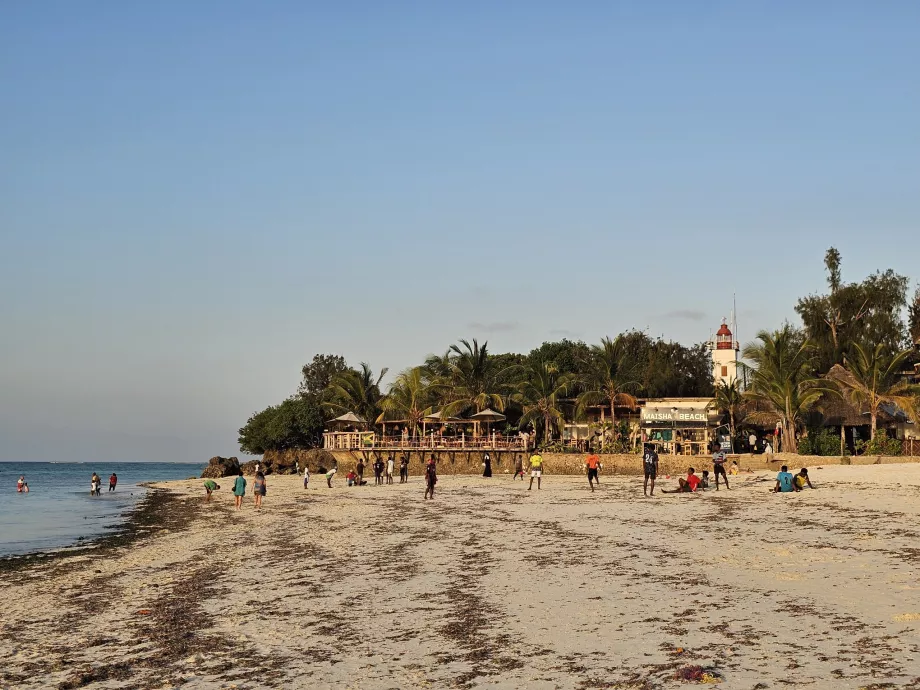 Nungwi, Maisha Plajı