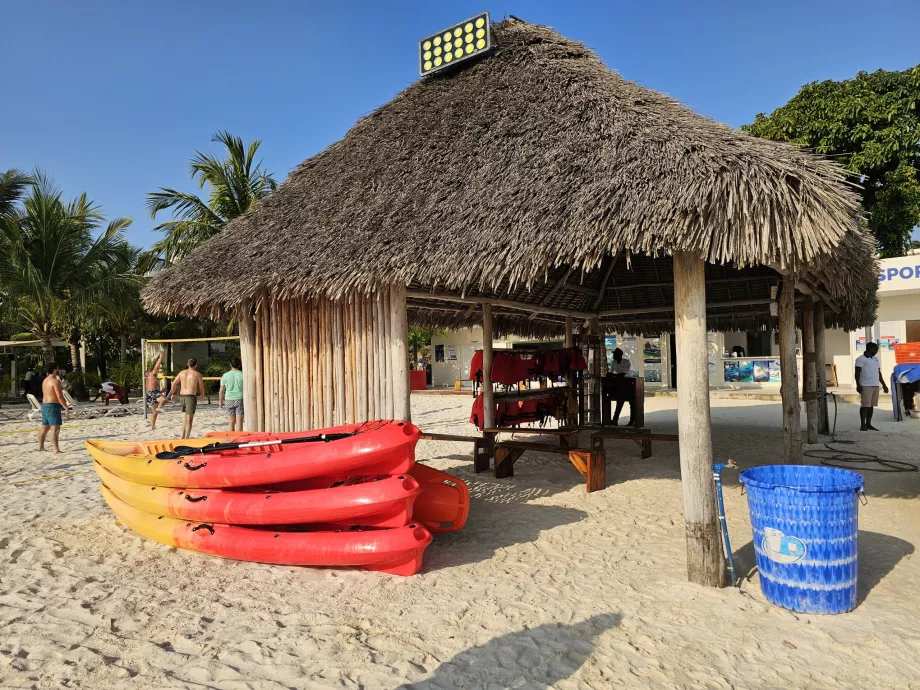 Kendwa Plajı'nda su sporları