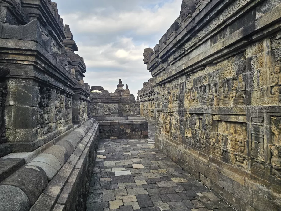 Süslemeler ve kabartmalar, Borobudur tapınağı
