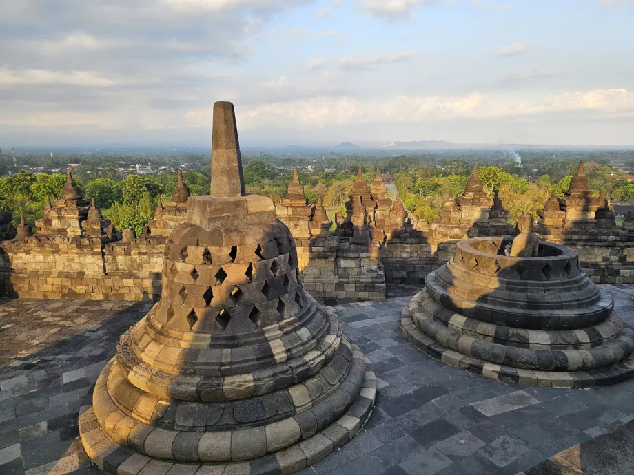 Borobudur Tapınağı, manzara