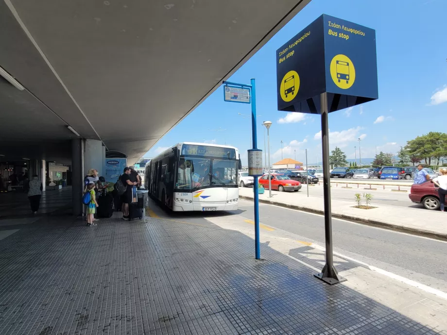 Otobüs durağı 1X, 1N, 79