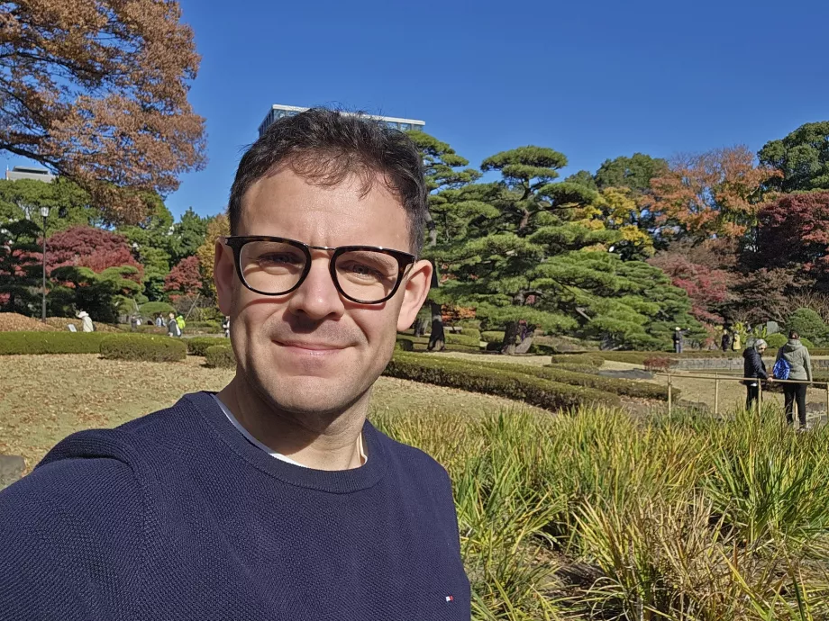 Ben Doğu Bahçesinde