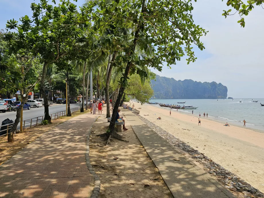 Ao Nang kordonu ve plajı