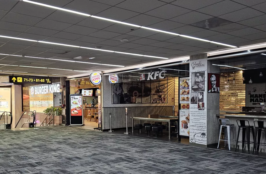 Fast food, DMK havaalanı transit bölgesi