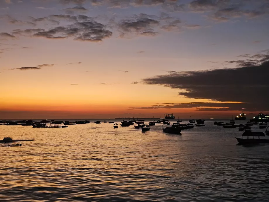Forodhani mesire yerinden gün batımı