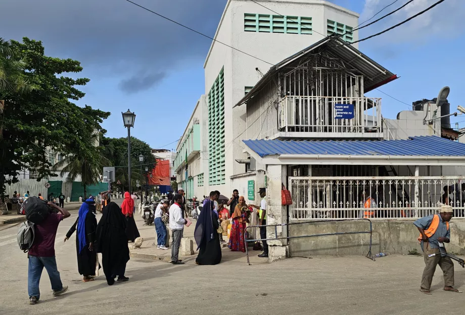 Liman bölgesine giriş