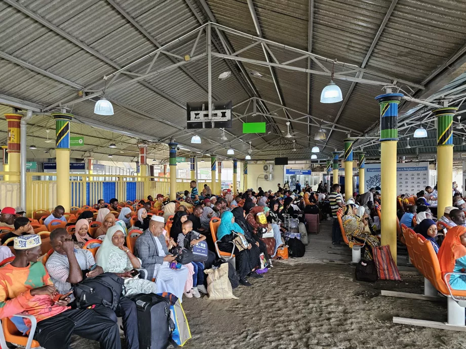 Limanda bekleme odası