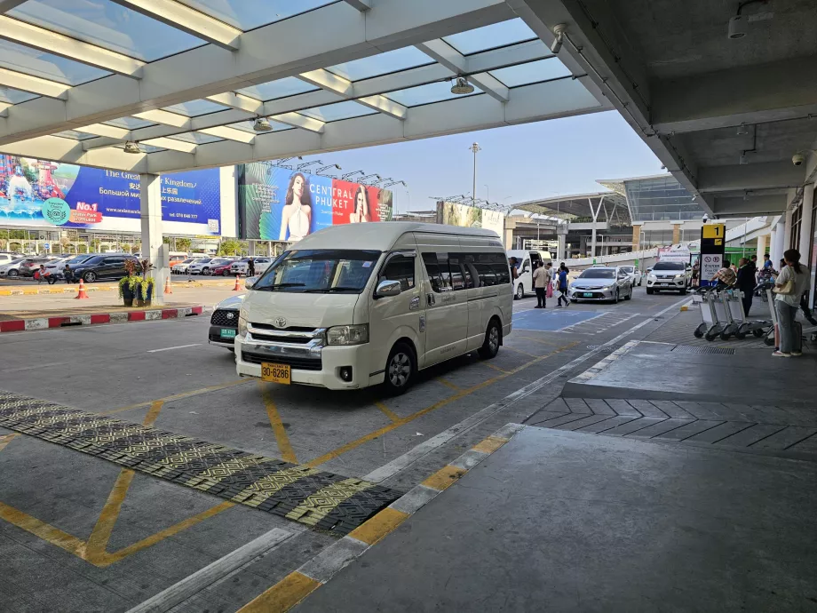 Minibüsler, Phuket Havaalanı