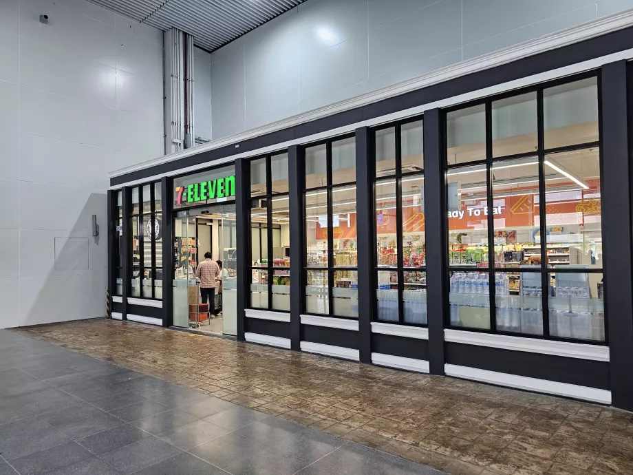 7-Eleven, ortak alan, uluslararası terminal