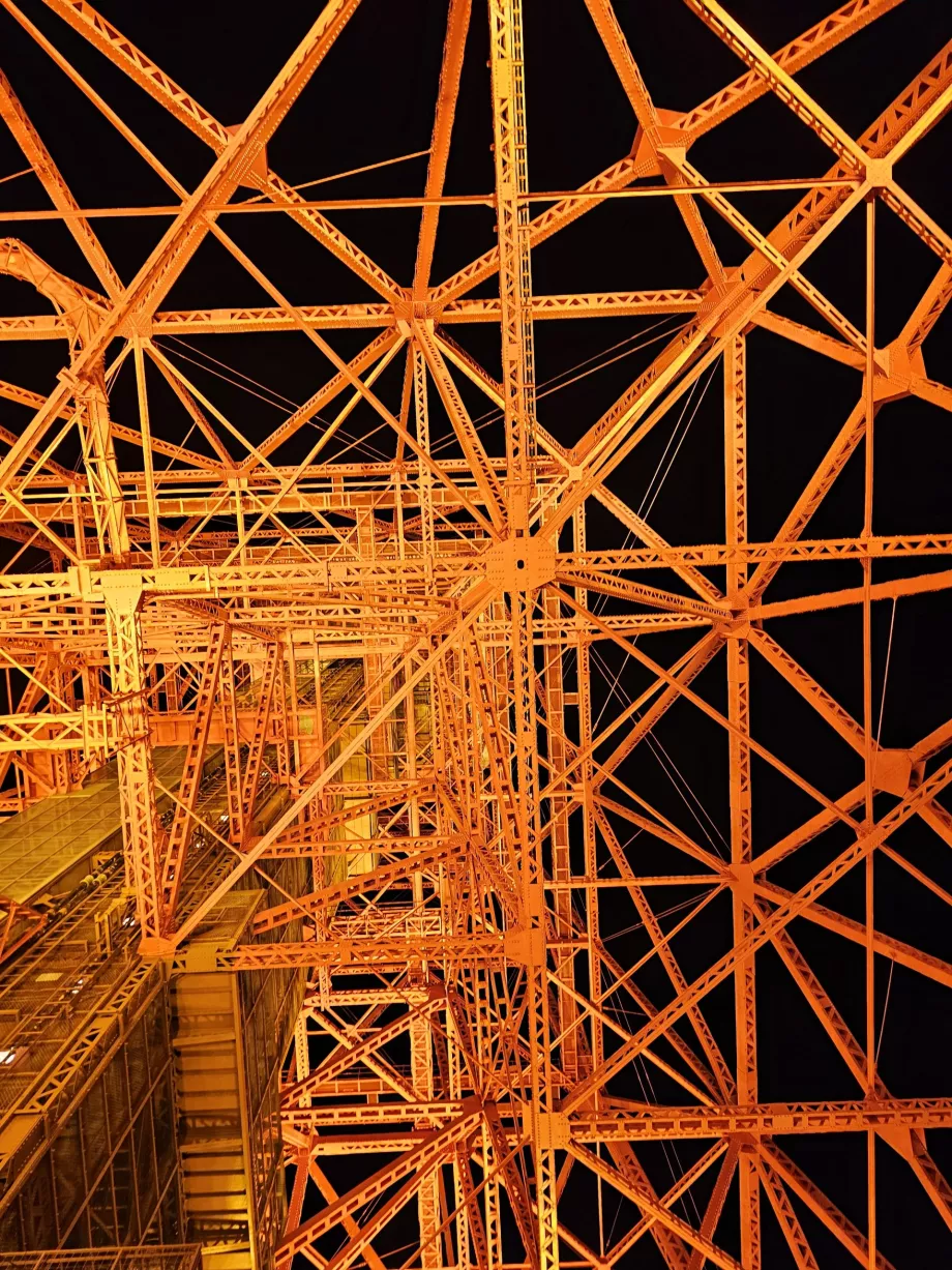 Merdivenlerden inerken