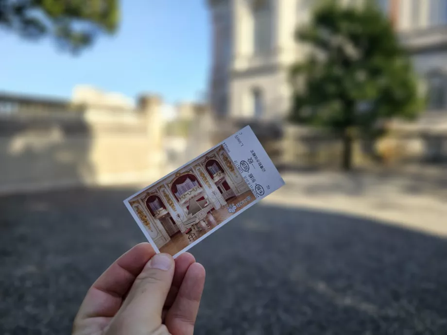 Akasaka Sarayı'na Bilet