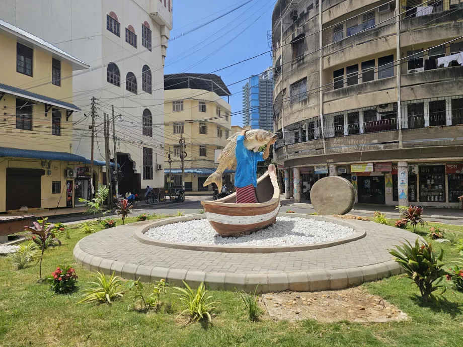 Bir balıkçının heykeli