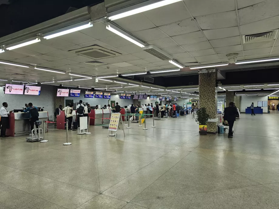 Terminal 2'deki check-in kontuarları
