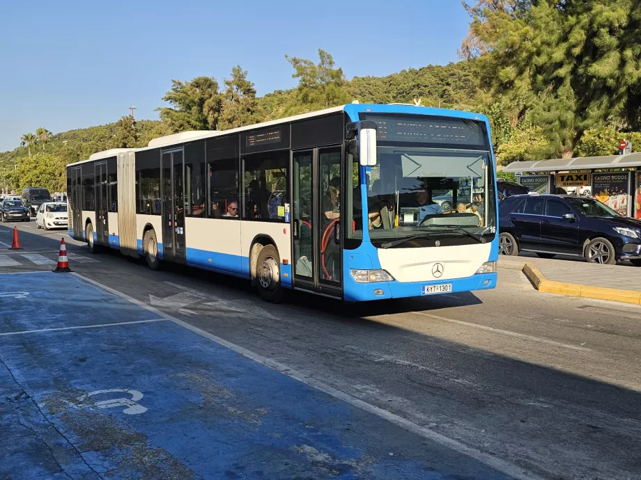 Toplu taşıma otobüsü