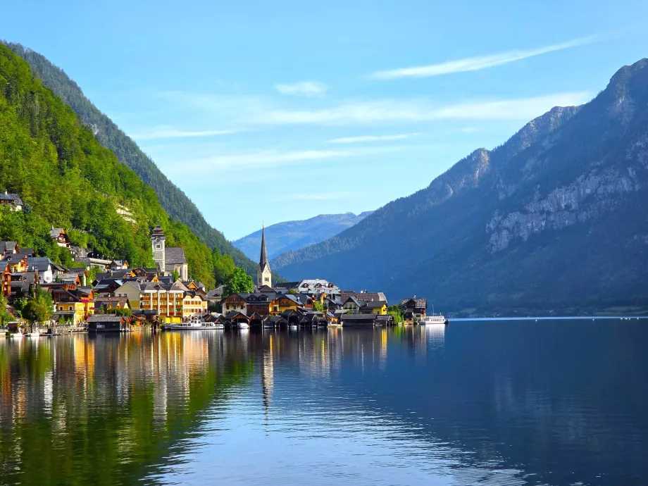 Lahn otobüs durağından Hallstatt manzarası