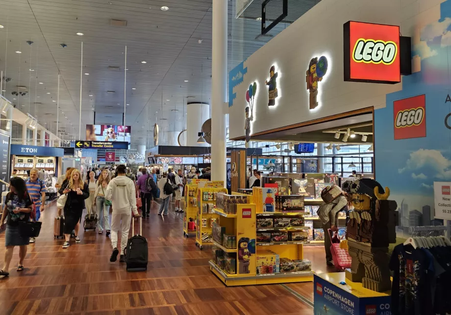 Transit bölgedeki dükkanlar