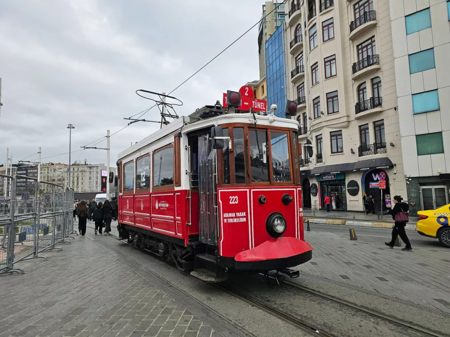 Tarihi Taksim - Tünel Tramvayı