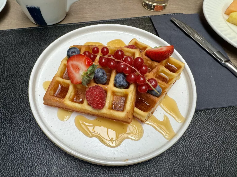 Meyveli Belçika waffle'ı