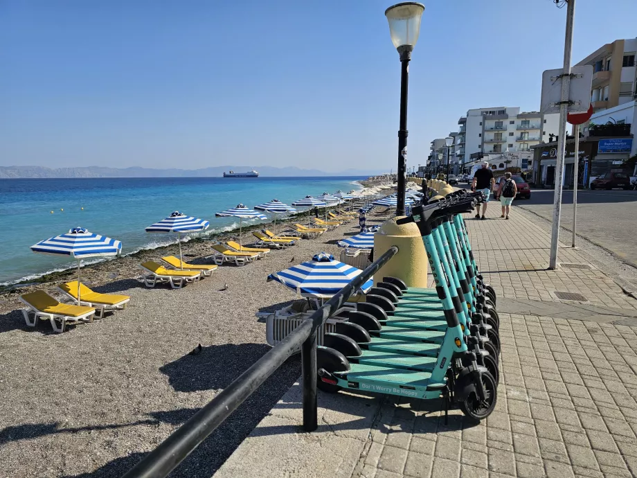 Rodos'te paylaşılan scooterlar