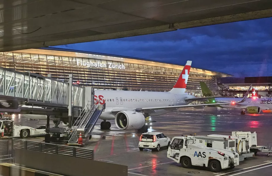 ZRH Havalimanı