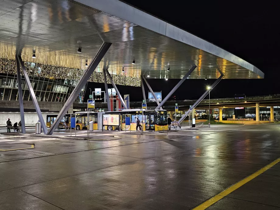 Otobüs terminali, ZRH Havalimanı