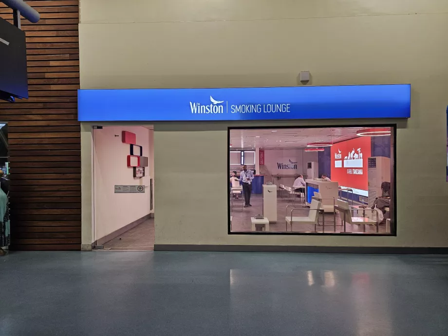 Sigara içme alanı, Terminal 3, transit alanı