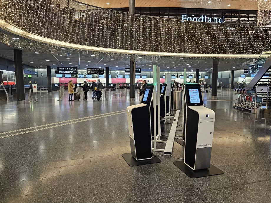 Check-in 3 (tren istasyonunun yanında)