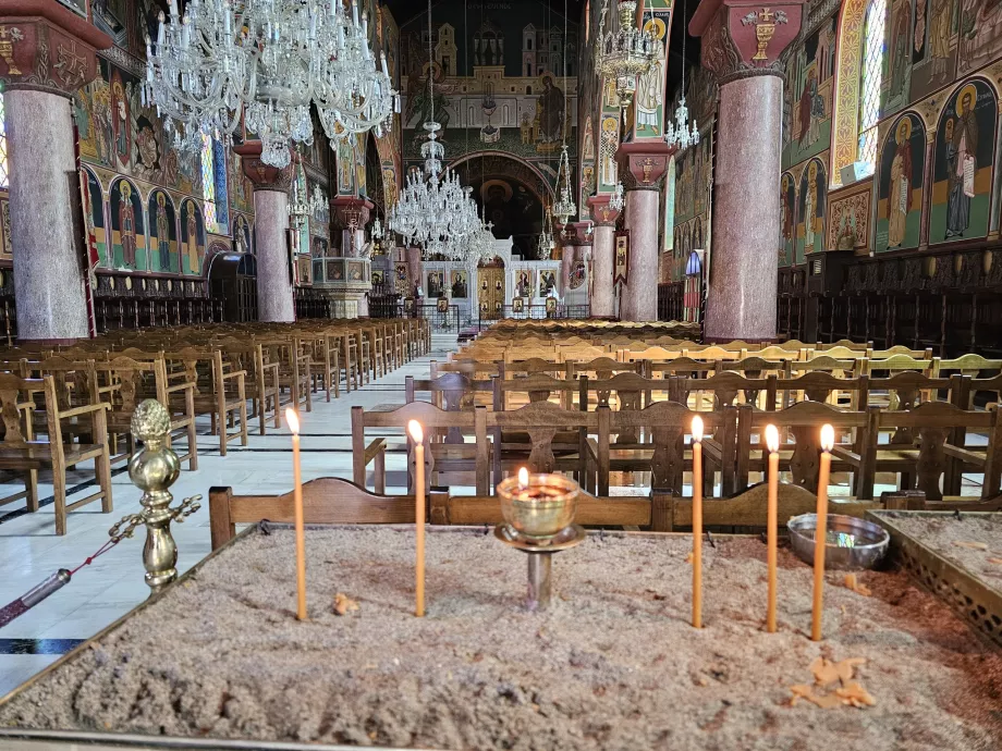 Evangelismos Kilisesi, iç mekan