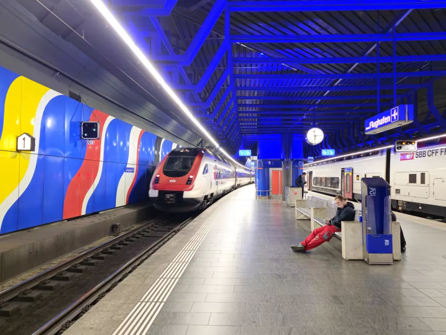 ZRH Havalimanı'ndaki tren