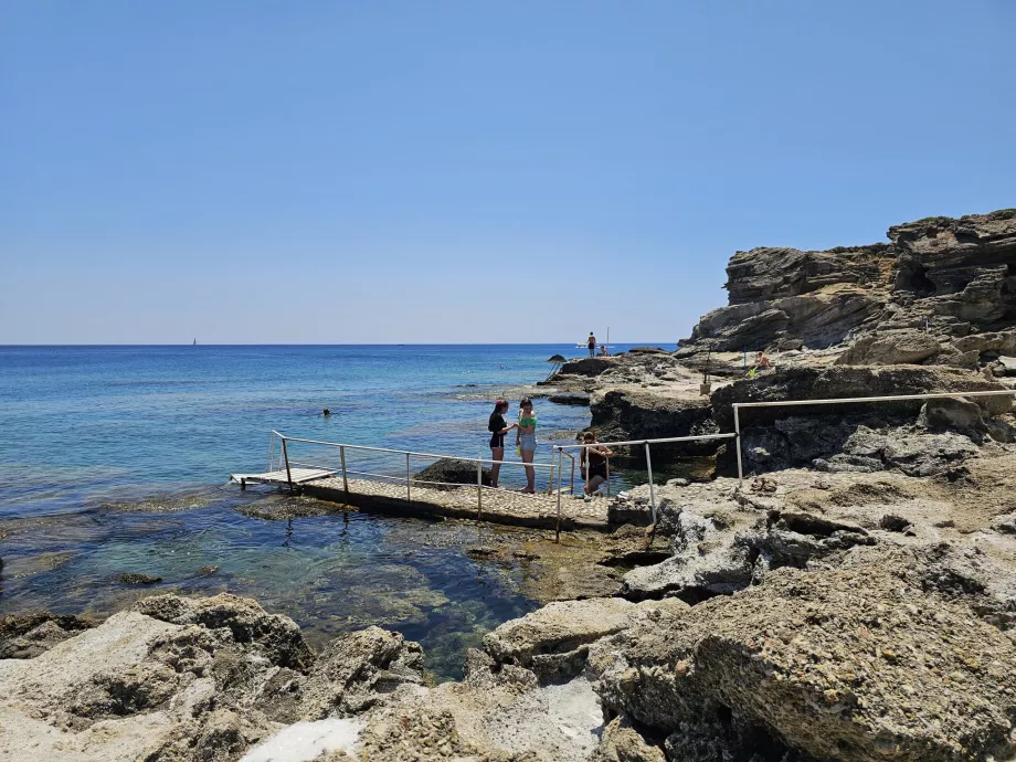 Kallithea Kaplıcaları yakınındaki plaj