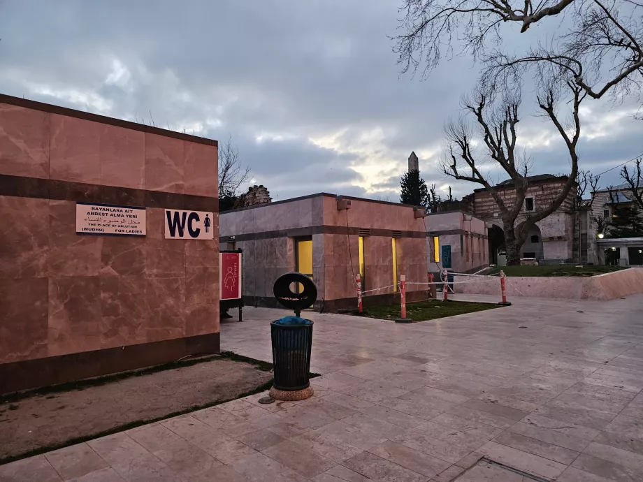 Sultanahmet Camii'ndeki Tuvaletler