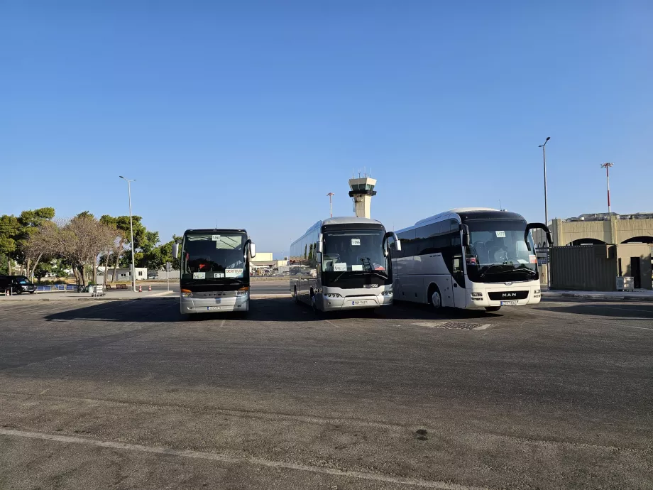 Turist otobüsü durağı