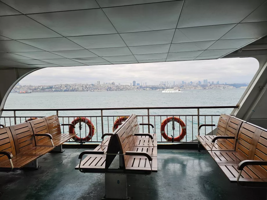 Feribotun dış güvertesi