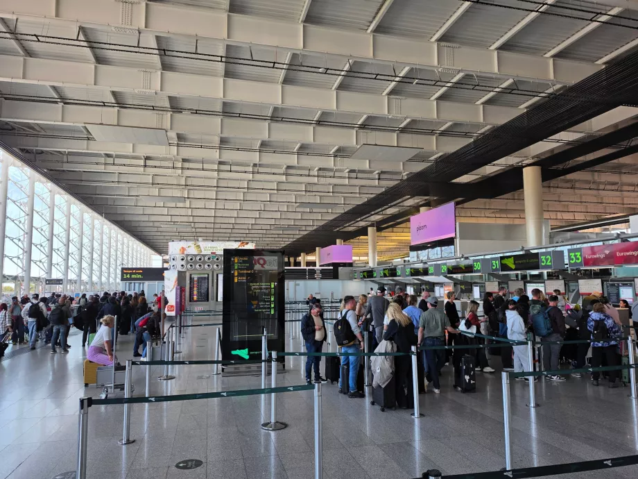 Check-in kontuarları, Terminal A