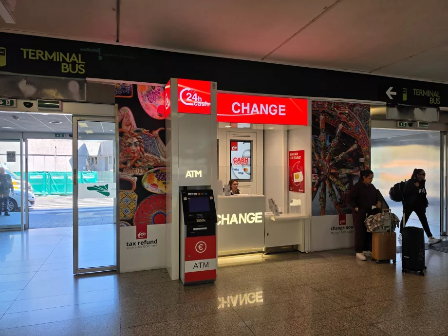 Terminal A'da döviz bozdurma