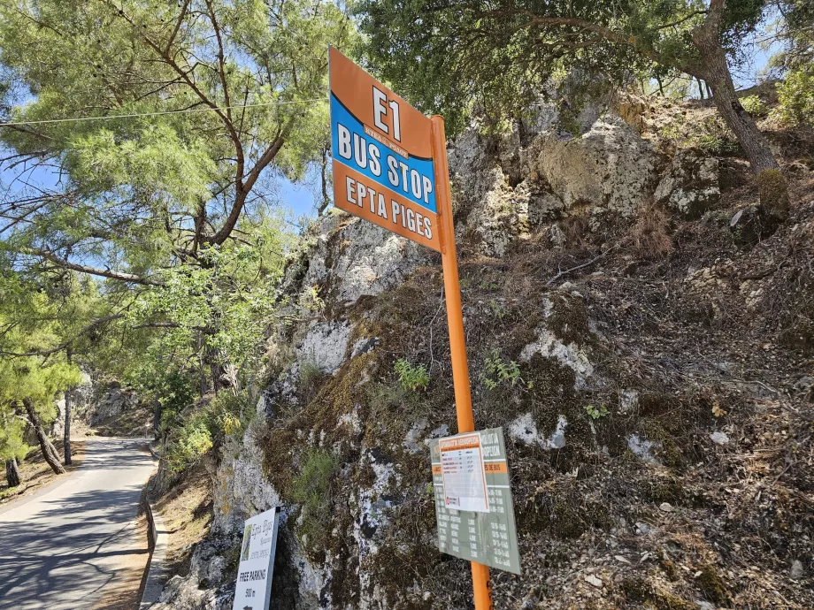 Otobüs durağı, Seven Springs