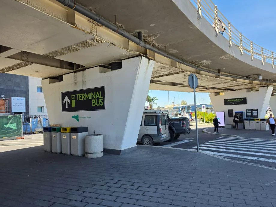 Otobüs terminaline giden yol