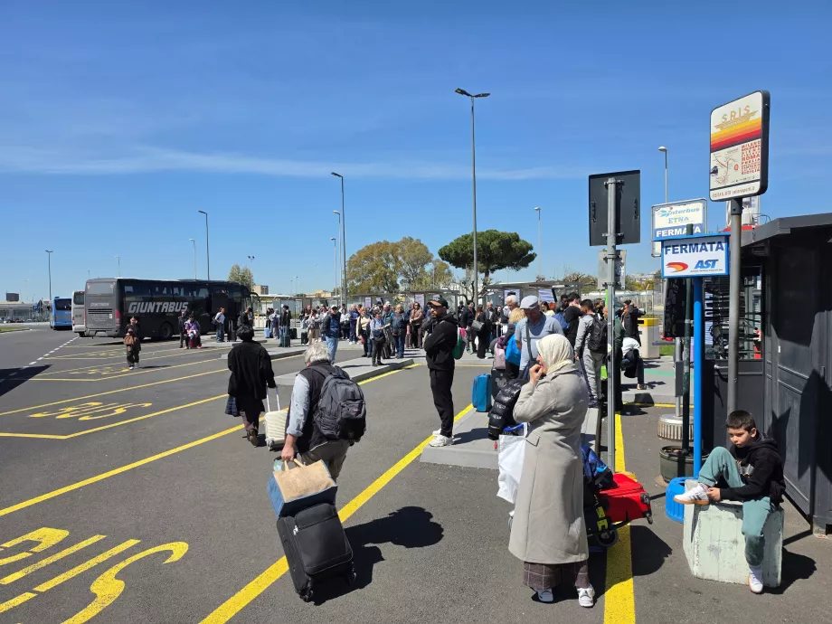Uzun mesafe otobüs durakları
