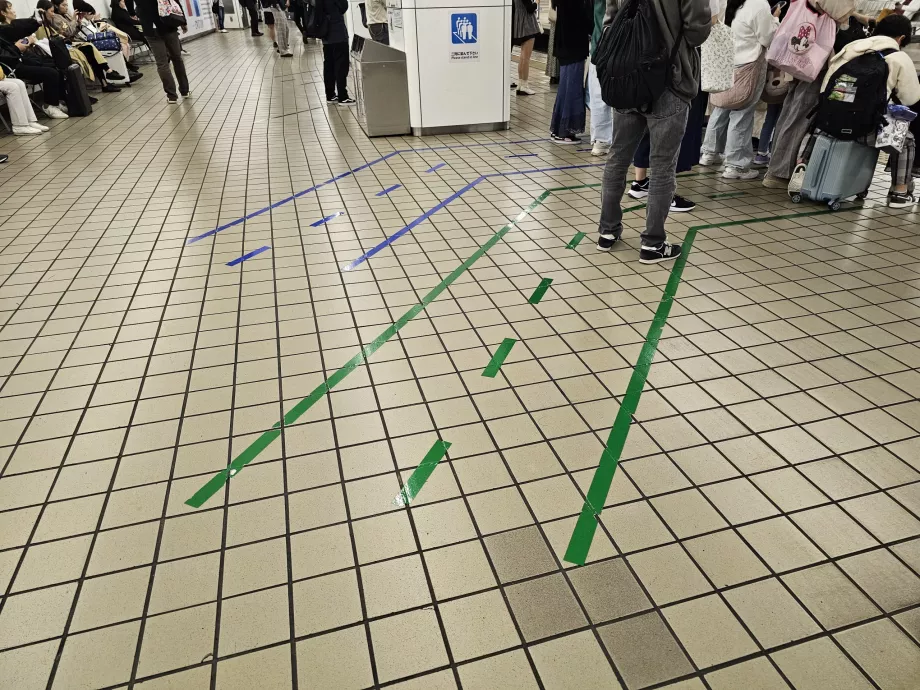 Yeşil işaretli alandan biletsiz biniş