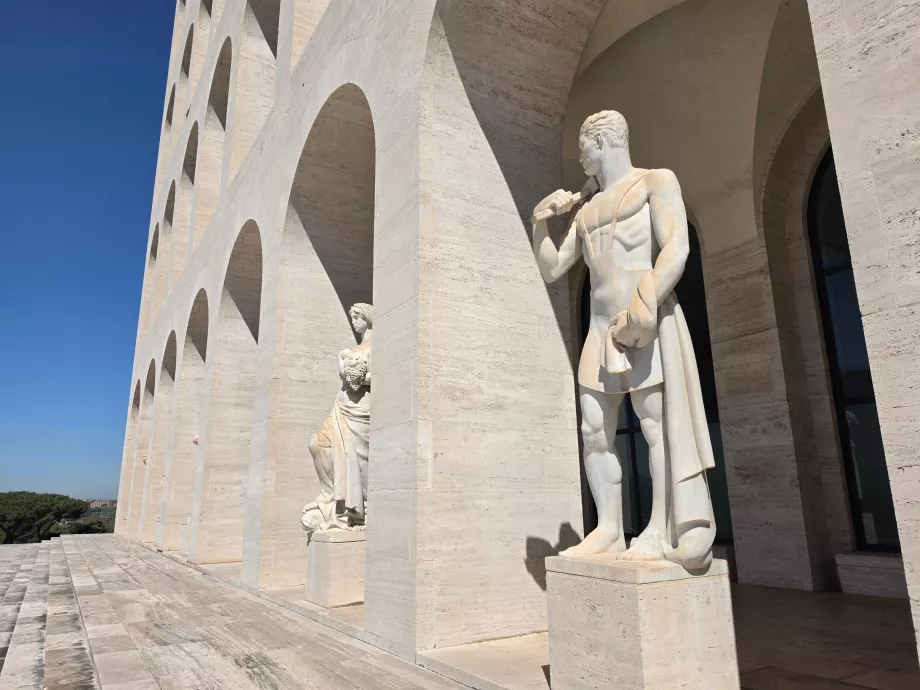 İtalyan Medeniyet Sarayı