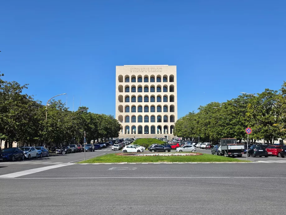 İtalyan Medeniyet Sarayı