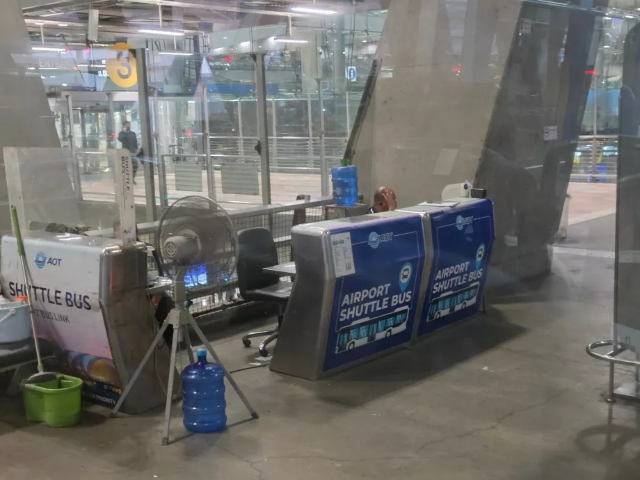 BKK Havalimanı'ndaki check-in kontuarı