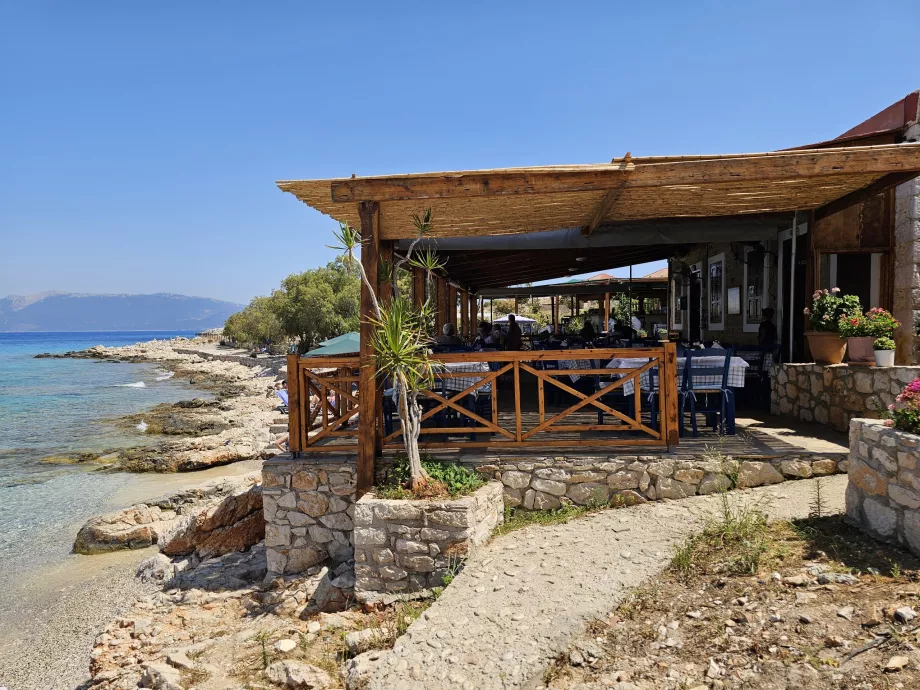 Ftenagia Plajı'nda Restoran
