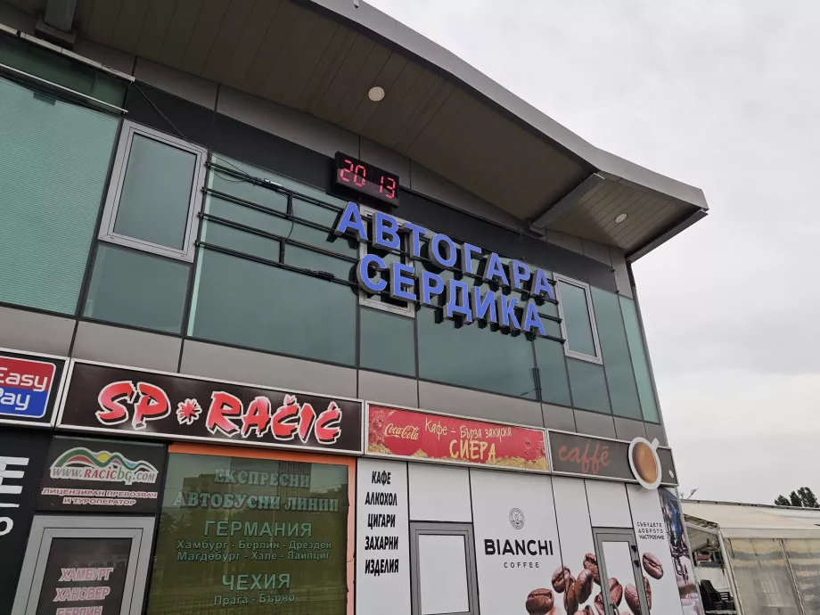 Serdika otobüs durağı