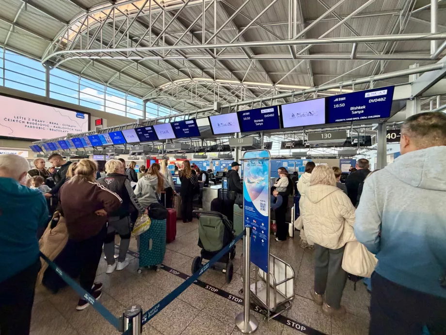 SCAT ile PRG-SYX uçuşu için check-in yapın