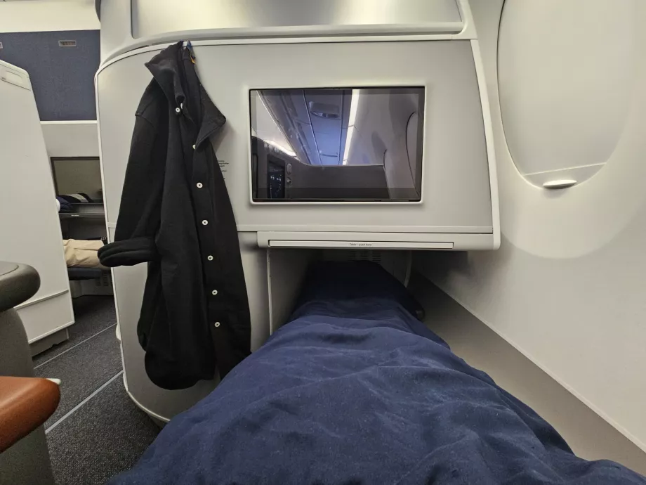 Katlanabilir koltuk üzerinde uzanma