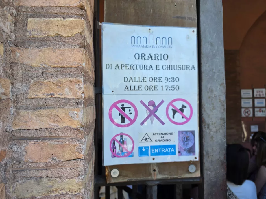 Bocca della Verita'nın çalışma saatleri