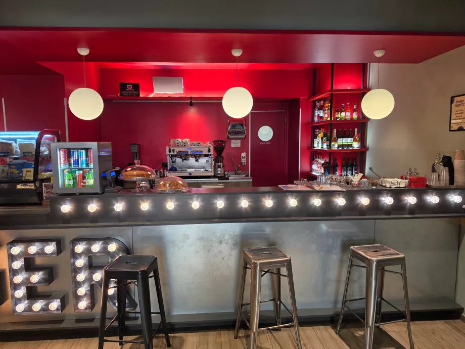 Otel bar