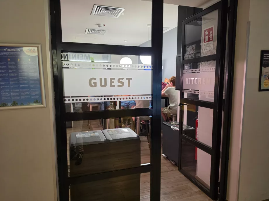 Konuklar için ortak mutfak