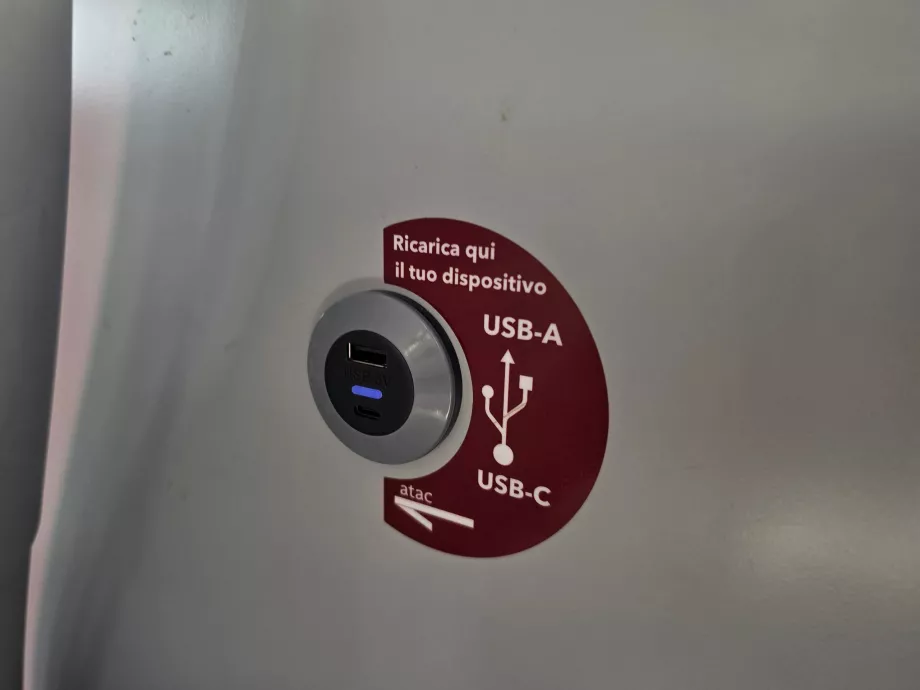 Otobüslerdeki USB konektörleri
